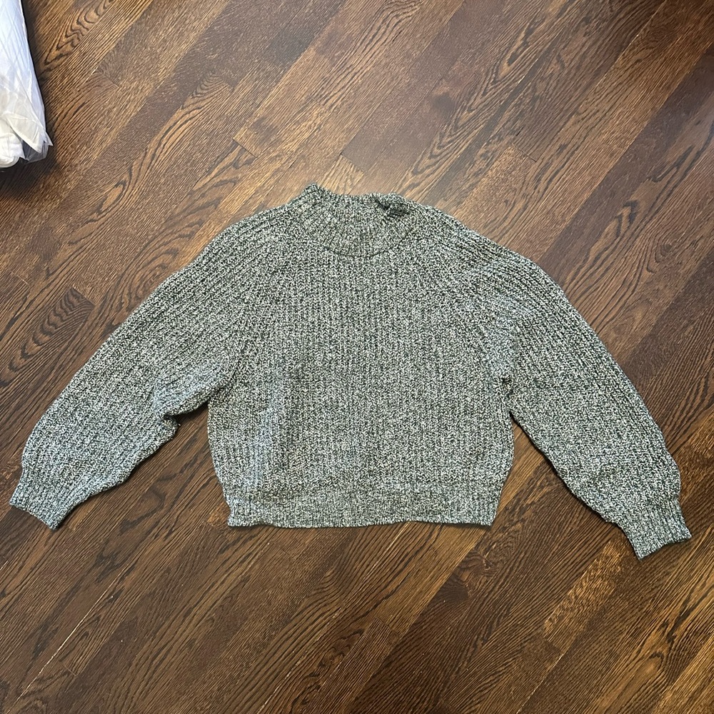 Universal Thread Green And White Long Sleeve Swea… - image 2